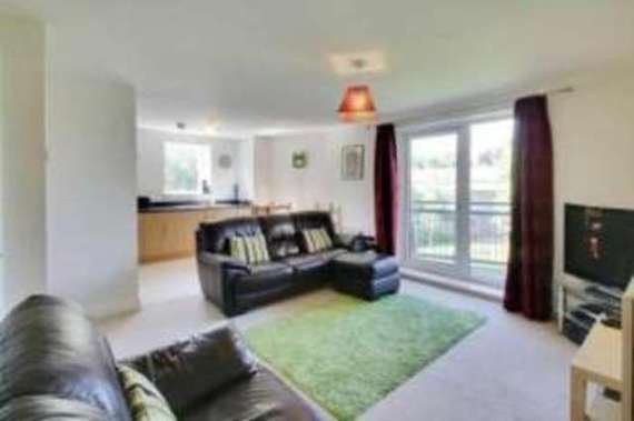 2 bedroom Flat for s...